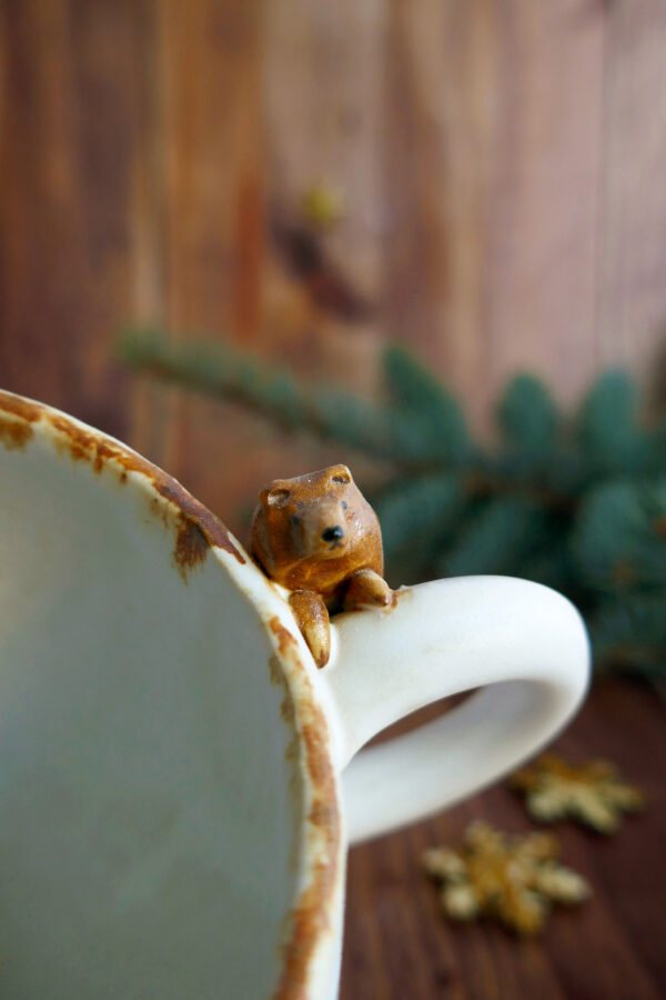 Jumbo Tasse grès Ours aux feuilles de chêne - Collection habitée – Image 4