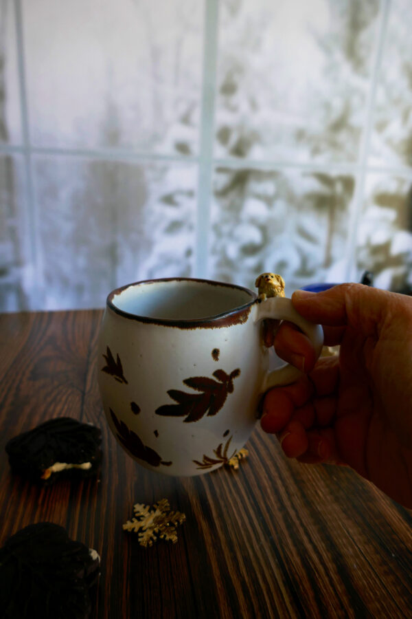 Tasse grès Golden aux feuilles de chêne - Collection habitée – Image 5