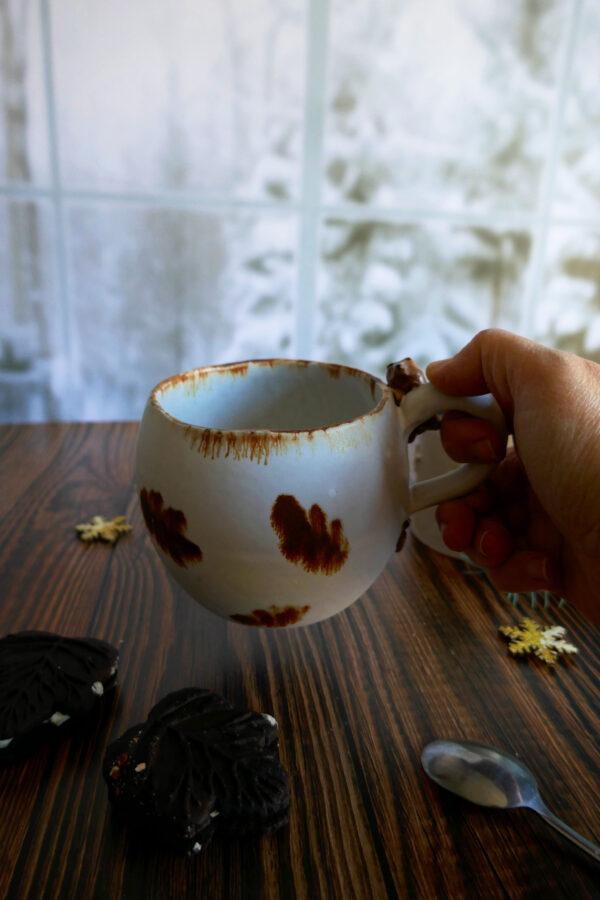 Jumbo Tasse grès Ours aux feuilles de chêne - Collection habitée – Image 5