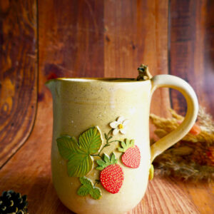 Carafe en grès Raton laveur aux fraises - Collection Habitée