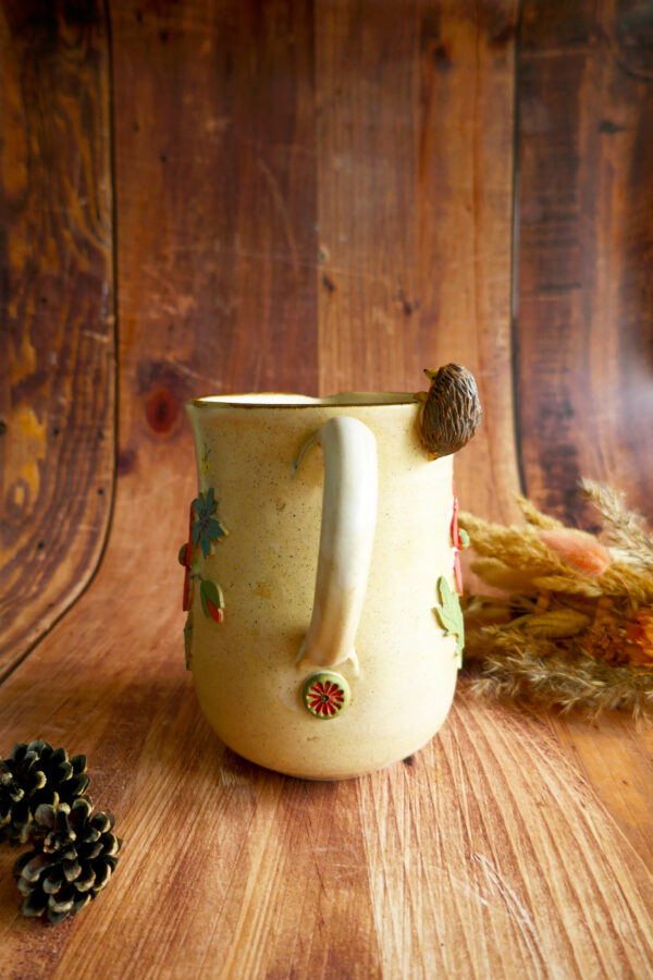 Carafe en grès Hérisson aux fleurs des champs - Collection Habitée – Image 3