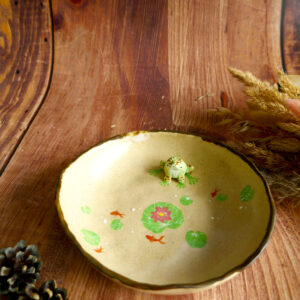 Assiette pour enfants sauvages "Grenouille aux nenuphars" - Collection Habitée