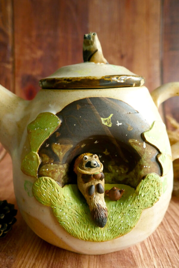 Théière en grès "Le thé du Tanuki" - Collection Forêt Secrète – Image 4