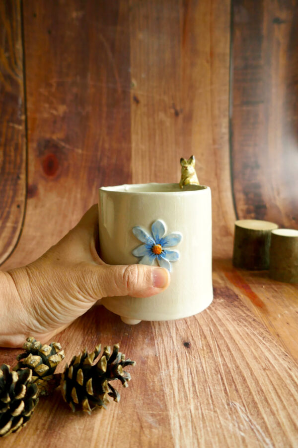 Petit planter + coupelle "Lapin fleur bleue" - Collection Habitée – Image 6