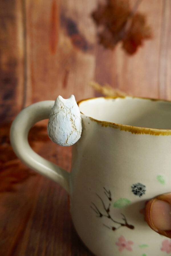 Mug Grès "Totoro blanc Sakuras" – Image 5