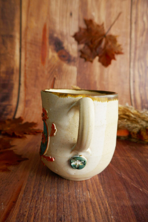 Grande tasse en grès "Totoro Blanc & Forêt d'Automne" – Image 2