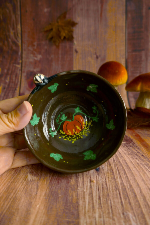 Petit bol porcelaine noire Blaireau aux citrouilles