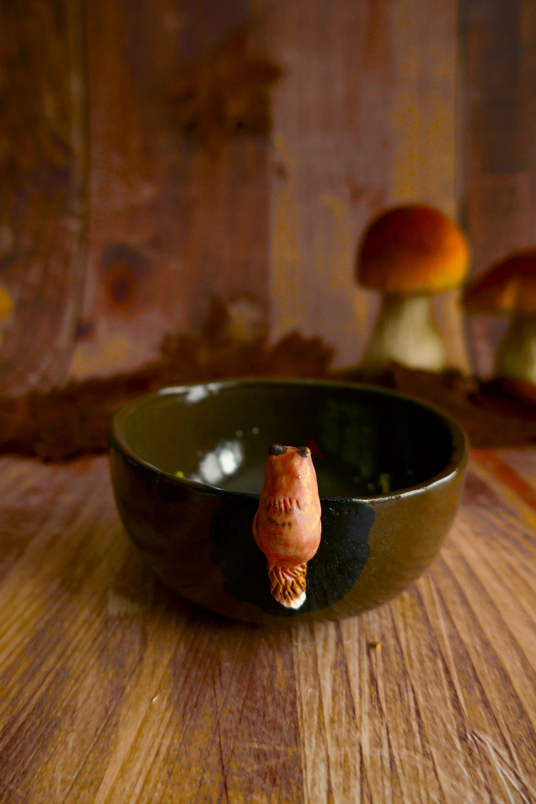 Petit bol porcelaine noire Renard aux amanites – Image 3