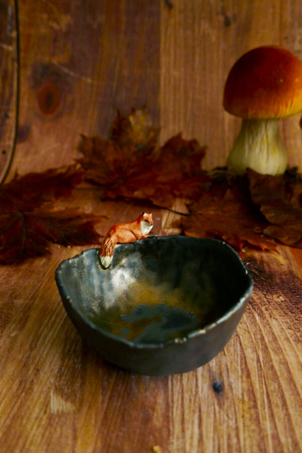 Bol pincé porcelaine noire Renard roux