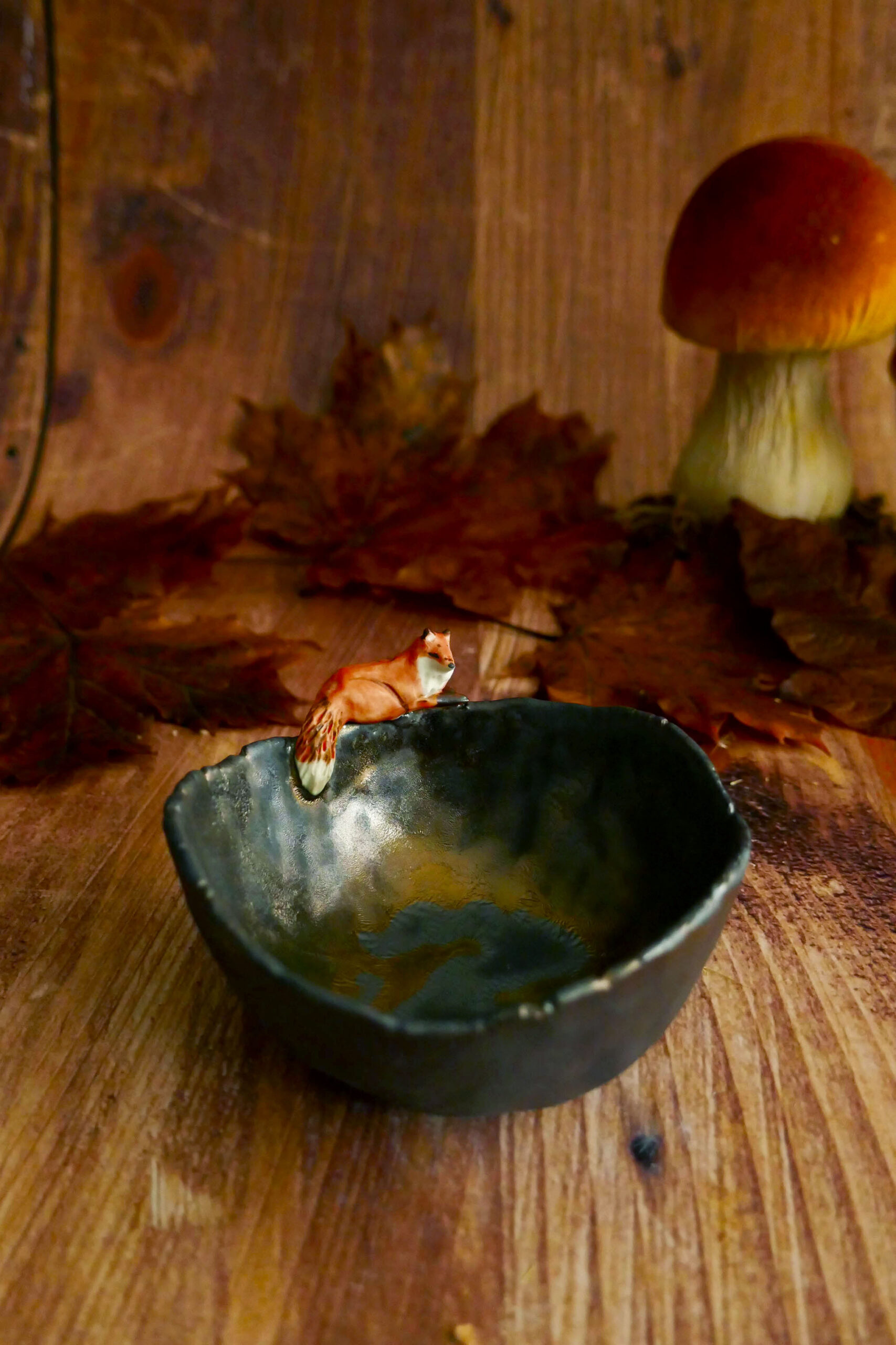 Bol pincé porcelaine noire Renard roux