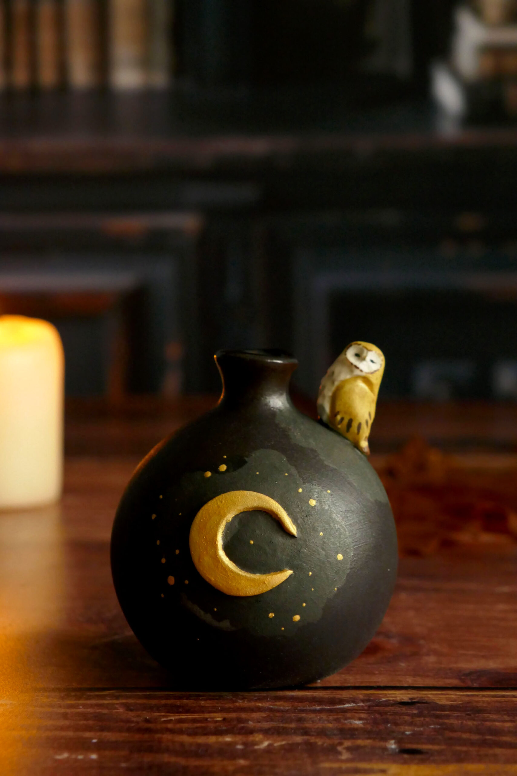 Mini Vase porcelaine noire "Effraie à la lune"