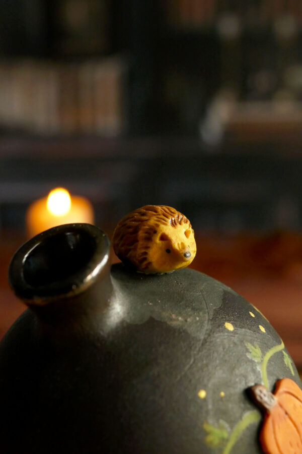Mini Vase porcelaine noire "Hérisson Potiron" – Image 3