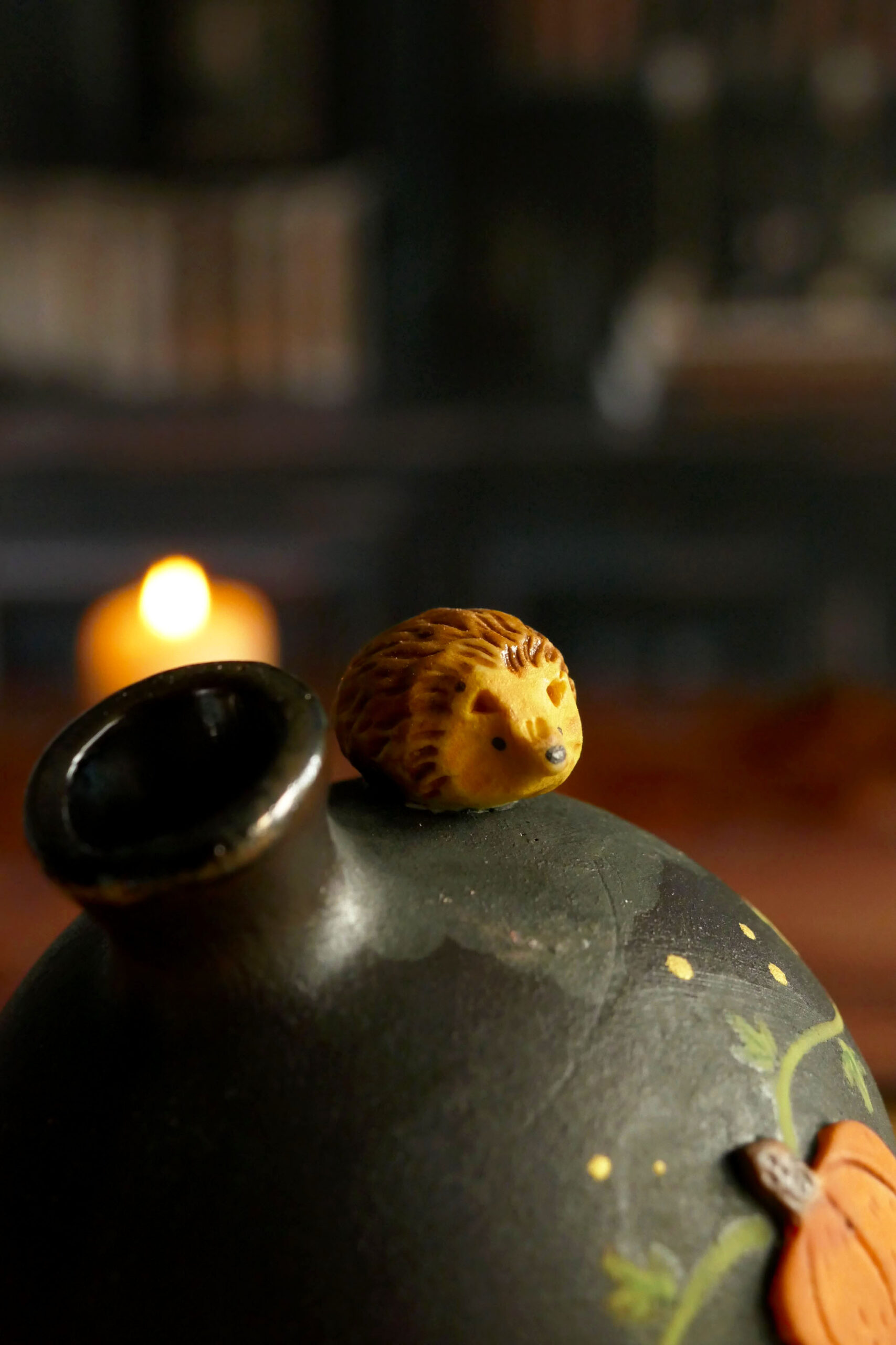 Mini Vase porcelaine noire "Hérisson Potiron" – Image 3