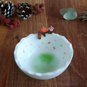 Petit bol pincé en porcelaine "Panda Roux"