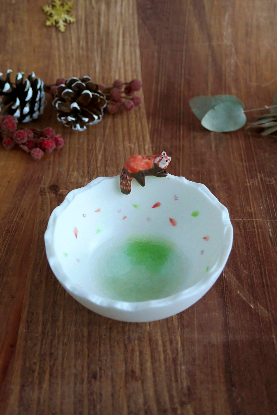 Petit bol pincé en porcelaine "Panda Roux"