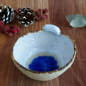 Petit bol pincé en grès "Ours blanc endormi"