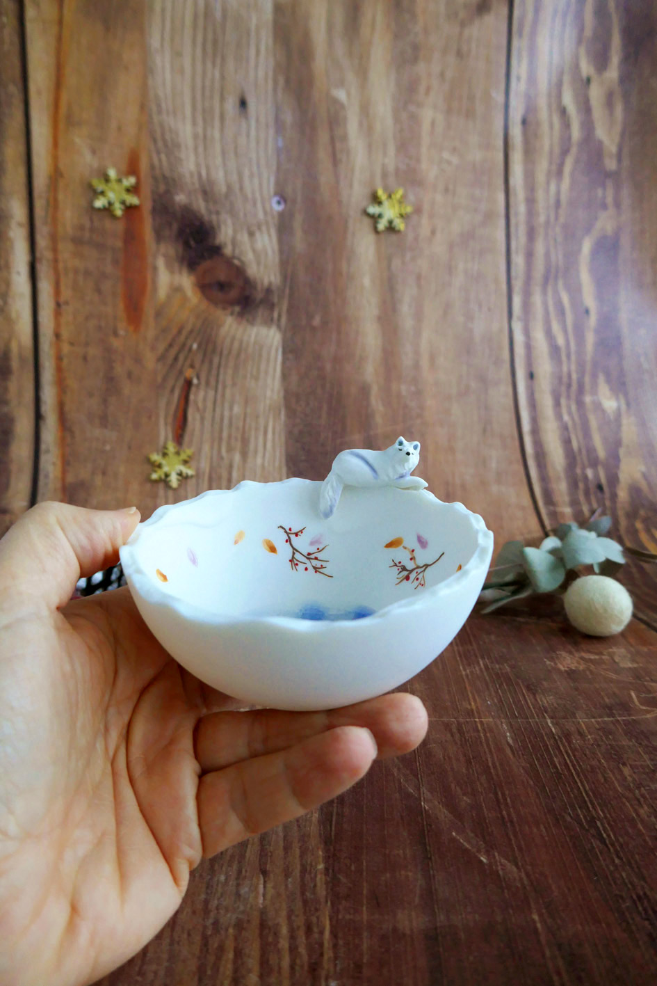 Petit bol pincé en porcelaine "Renard blanc étang gelé" – Image 3