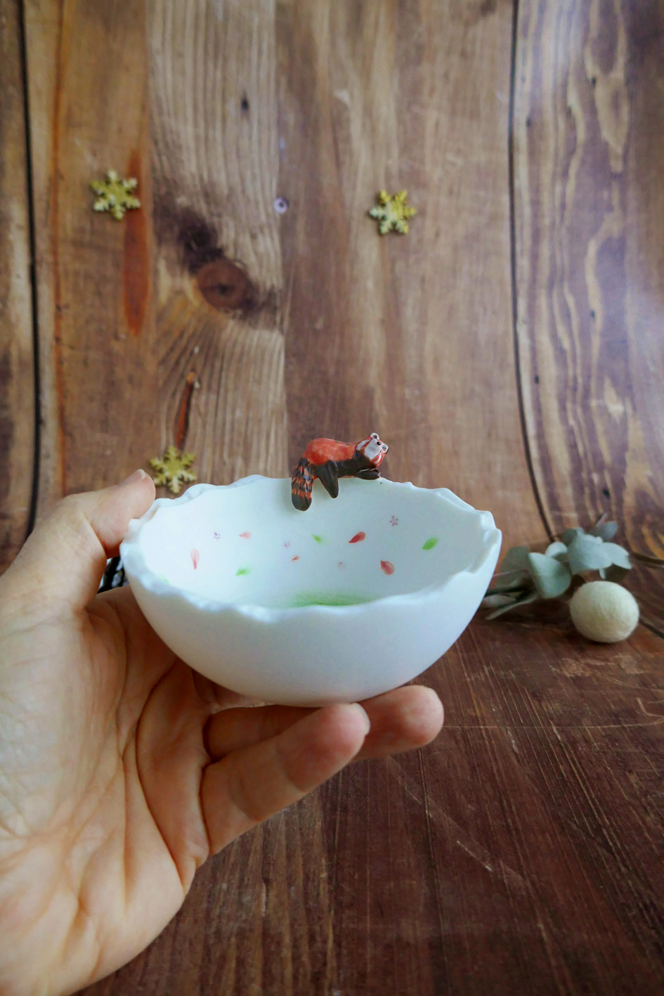 Petit bol pincé en porcelaine "Panda Roux" – Image 3