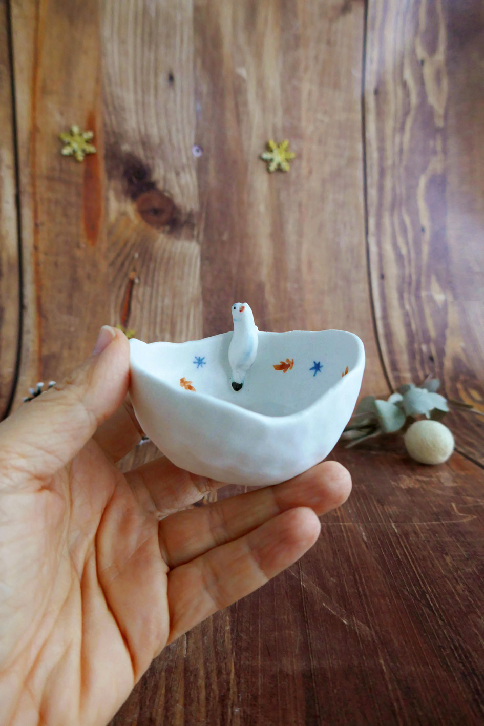 Petit bol pincé en porcelaine "Hermine blanche" – Image 3
