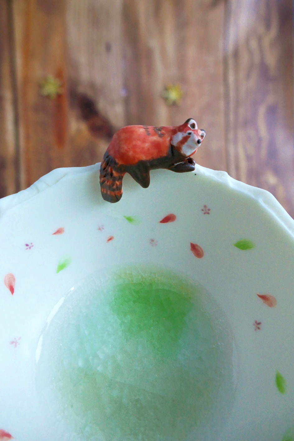 Petit bol pincé en porcelaine "Panda Roux" – Image 4