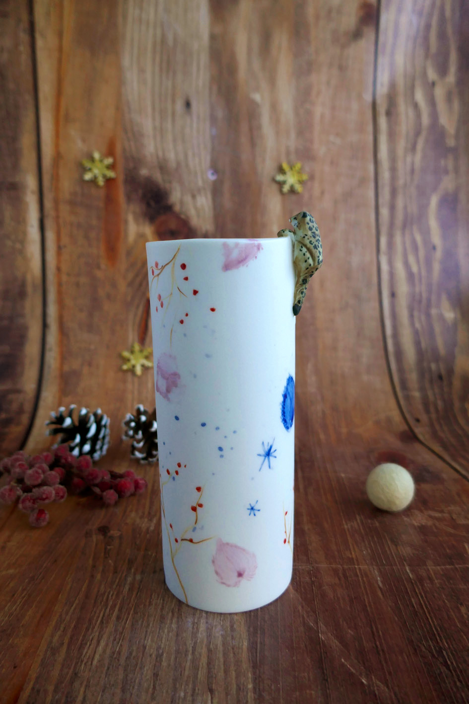 Vase long en porcelaine "Panthère des Neiges"
