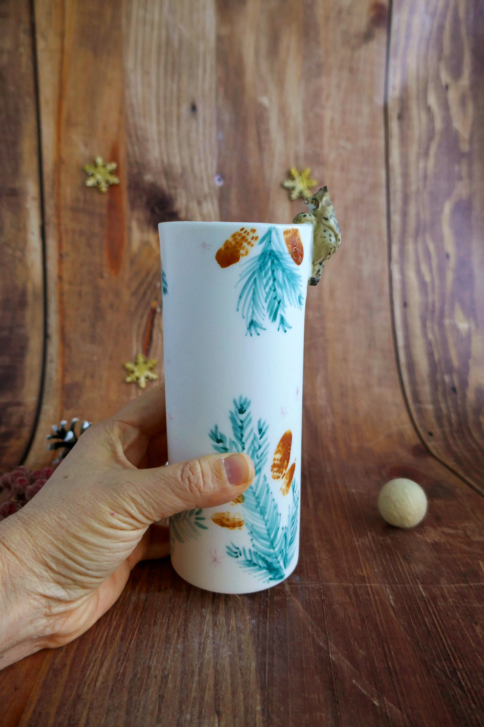 Vase long en porcelaine "Lynx aux sapins" – Image 5