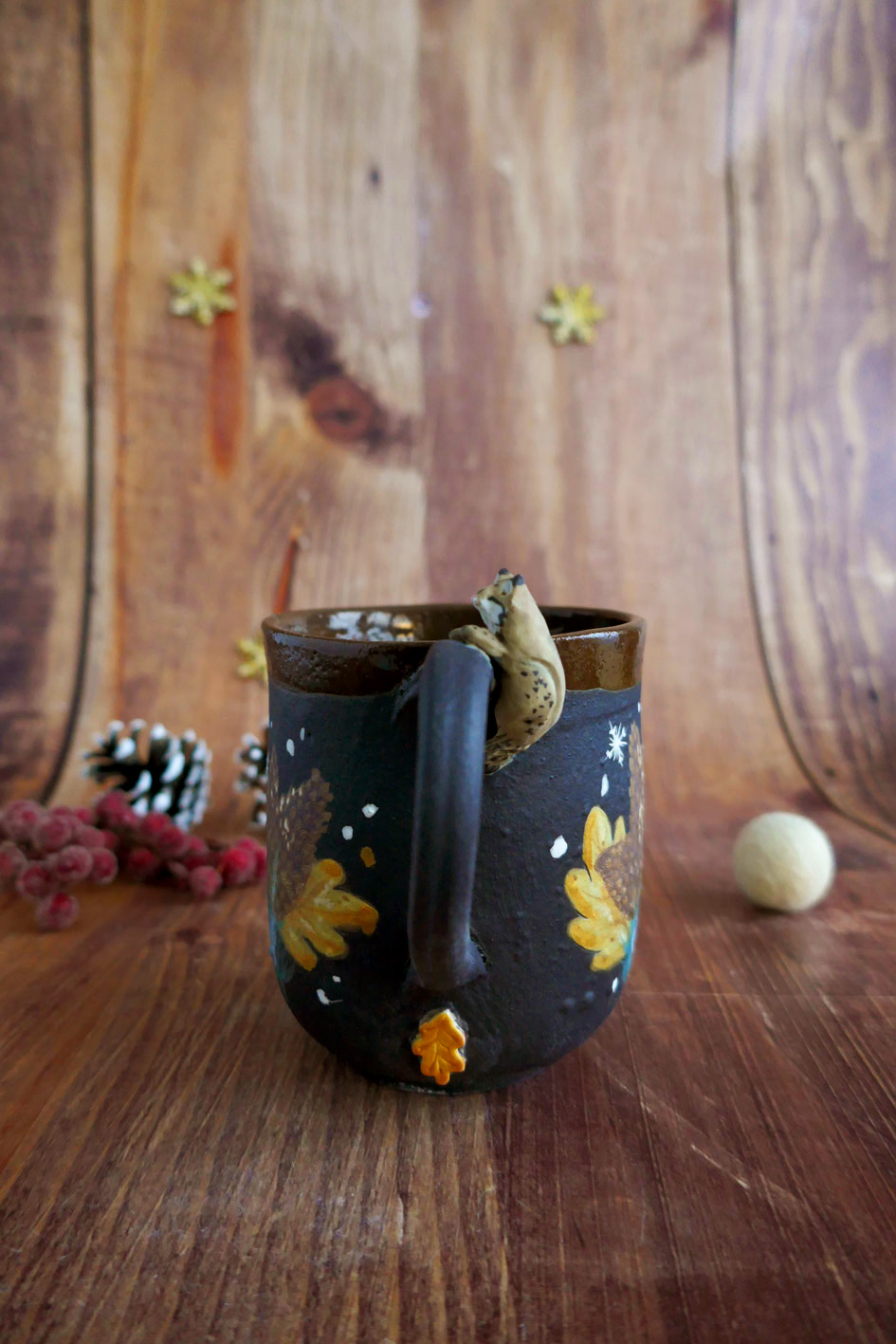 Tasse en Porcelaine noire "Lynx aux sapins" - Pièce Unique – Image 2