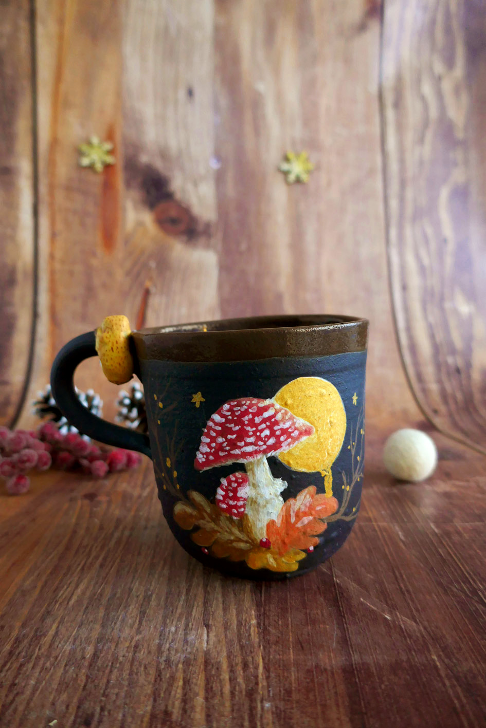 Tasse en Porcelaine noire "Effraie aux amanites" - Pièce Unique – Image 3