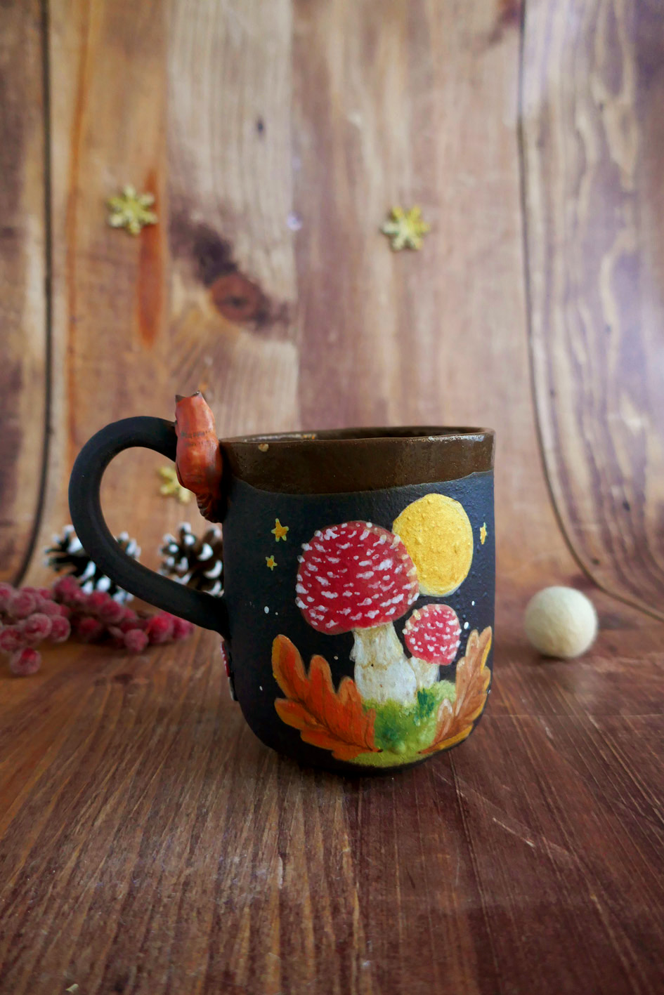 Tasse en Porcelaine noire "Renard aux amanites" - Pièce Unique – Image 3