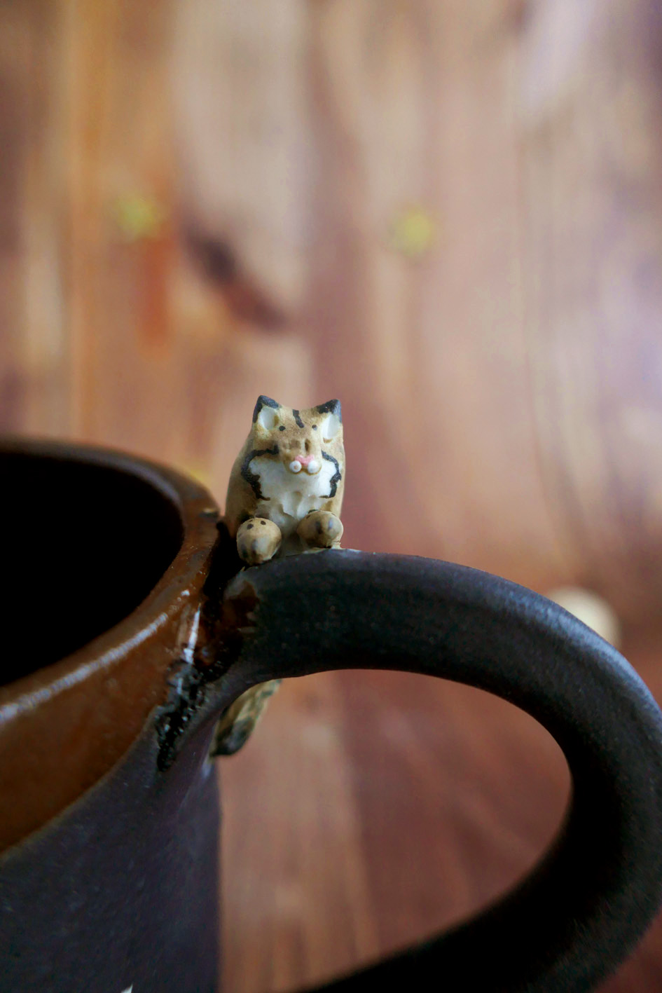 Tasse en Porcelaine noire "Lynx aux sapins" - Pièce Unique – Image 4