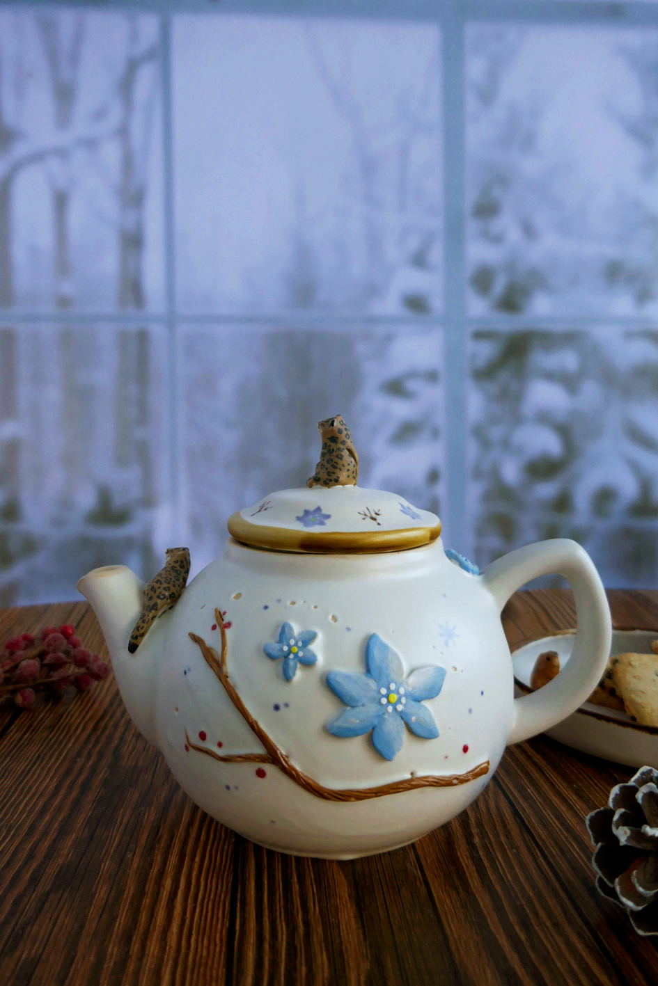 Théière Ronde en grès "Panthères des Neiges & Edelweiss" – Image 2