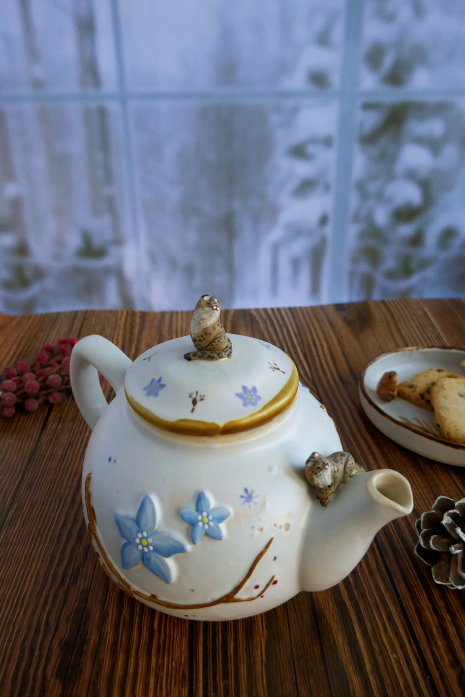 Théière Ronde en grès "Panthères des Neiges & Edelweiss" – Image 3