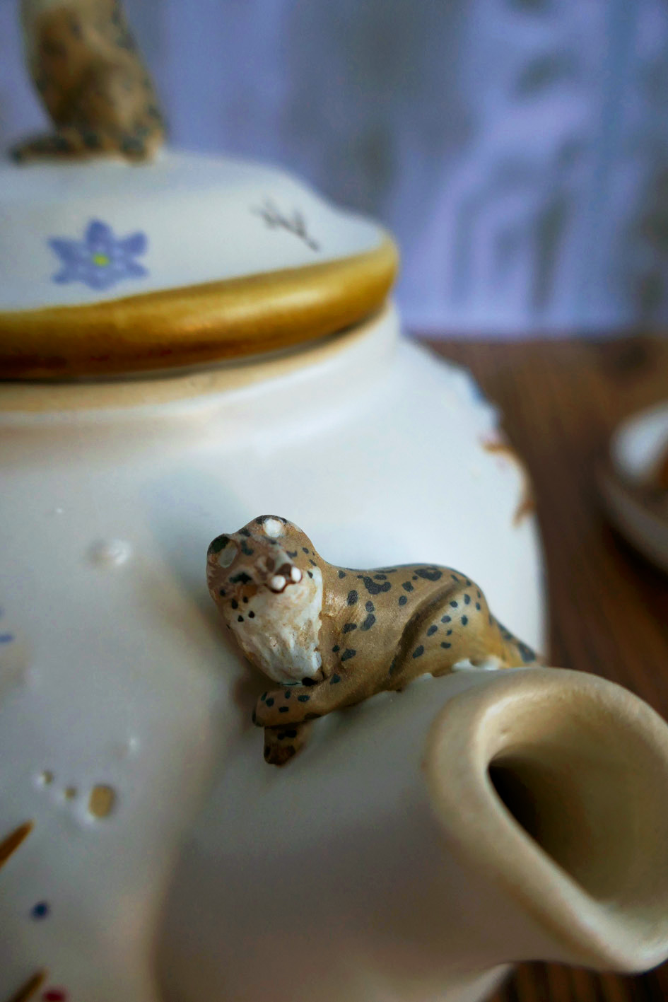 Théière Ronde en grès "Panthères des Neiges & Edelweiss" – Image 4