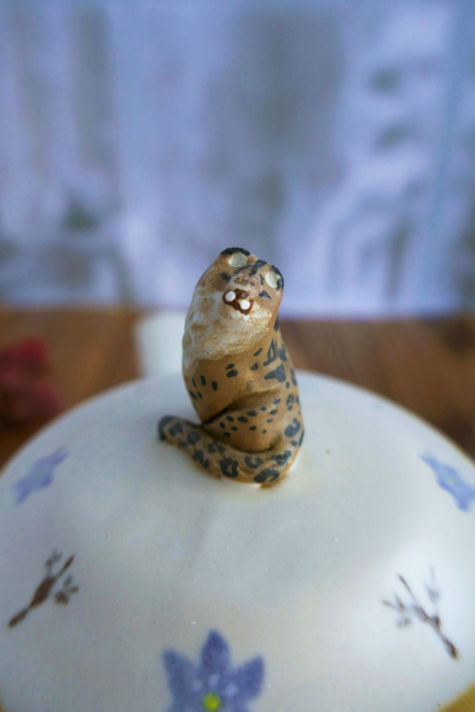 Théière Ronde en grès "Panthères des Neiges & Edelweiss" – Image 5