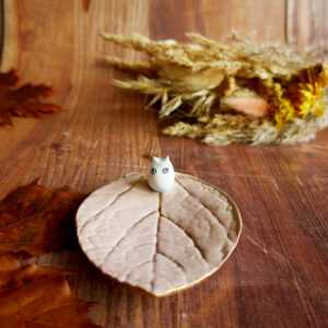 Coupelle-Feuille grès "Totoro blanc"