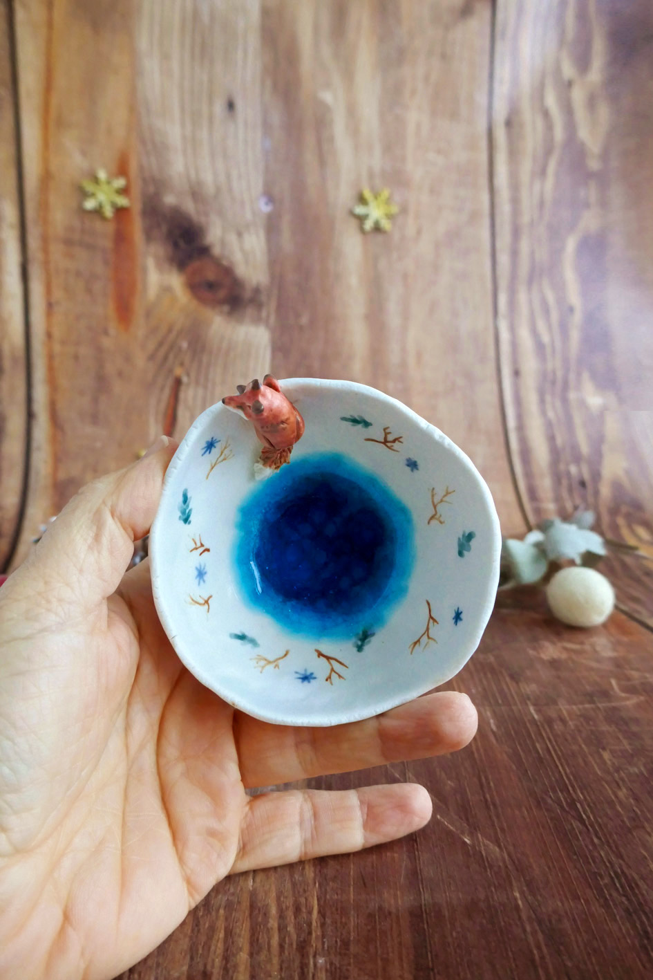 Bol décoratif en porcelaine pincée "Renard Roux" – Image 2