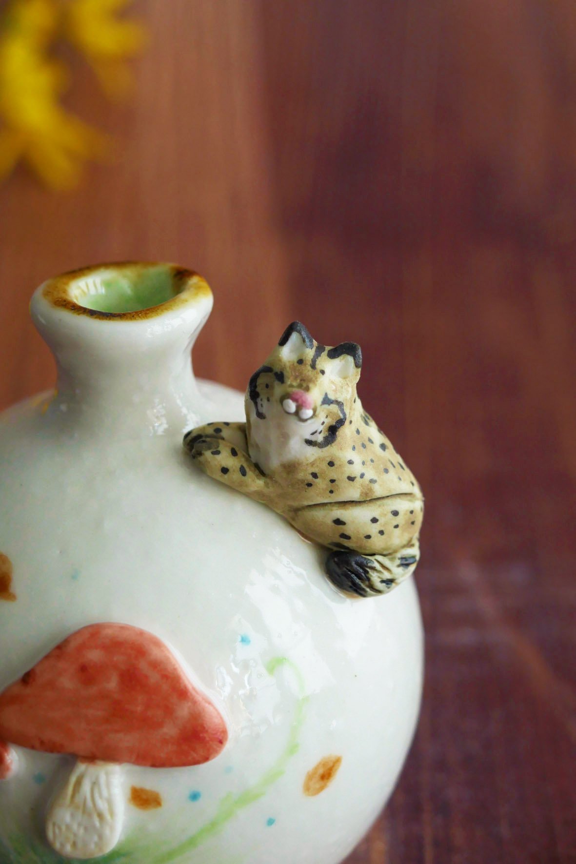 Vase miniature en porcelaine "Lynx & Champignons" – Image 2