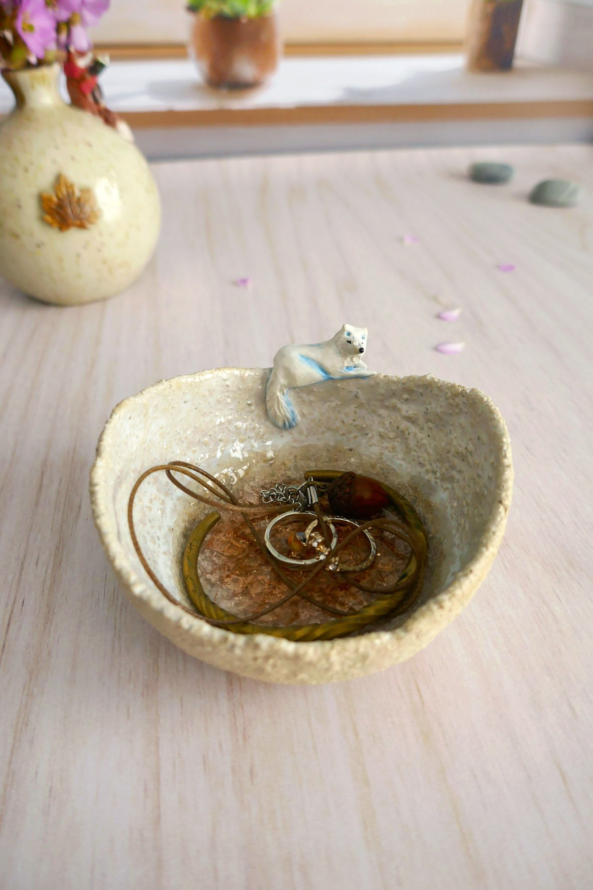 Bol décoratif en grès Renard Polaire – Image 4