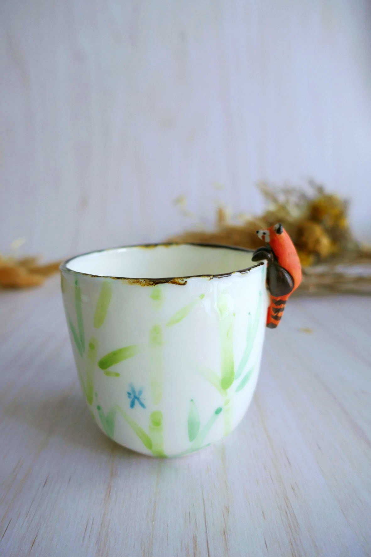 Tasse à Café en porcelaine "Panda roux & bambous" – Image 2