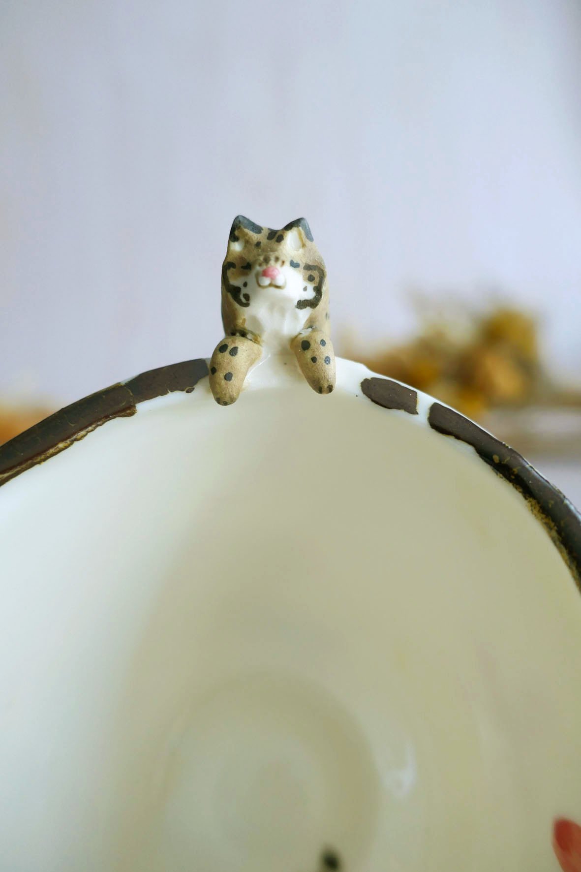 Tasse à Café en porcelaine "Lynx & Sakuras" – Image 4