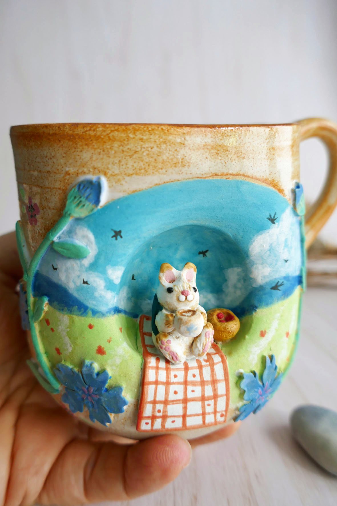 Grand Mug à anse grès "Le picnic de Basile" – Image 3
