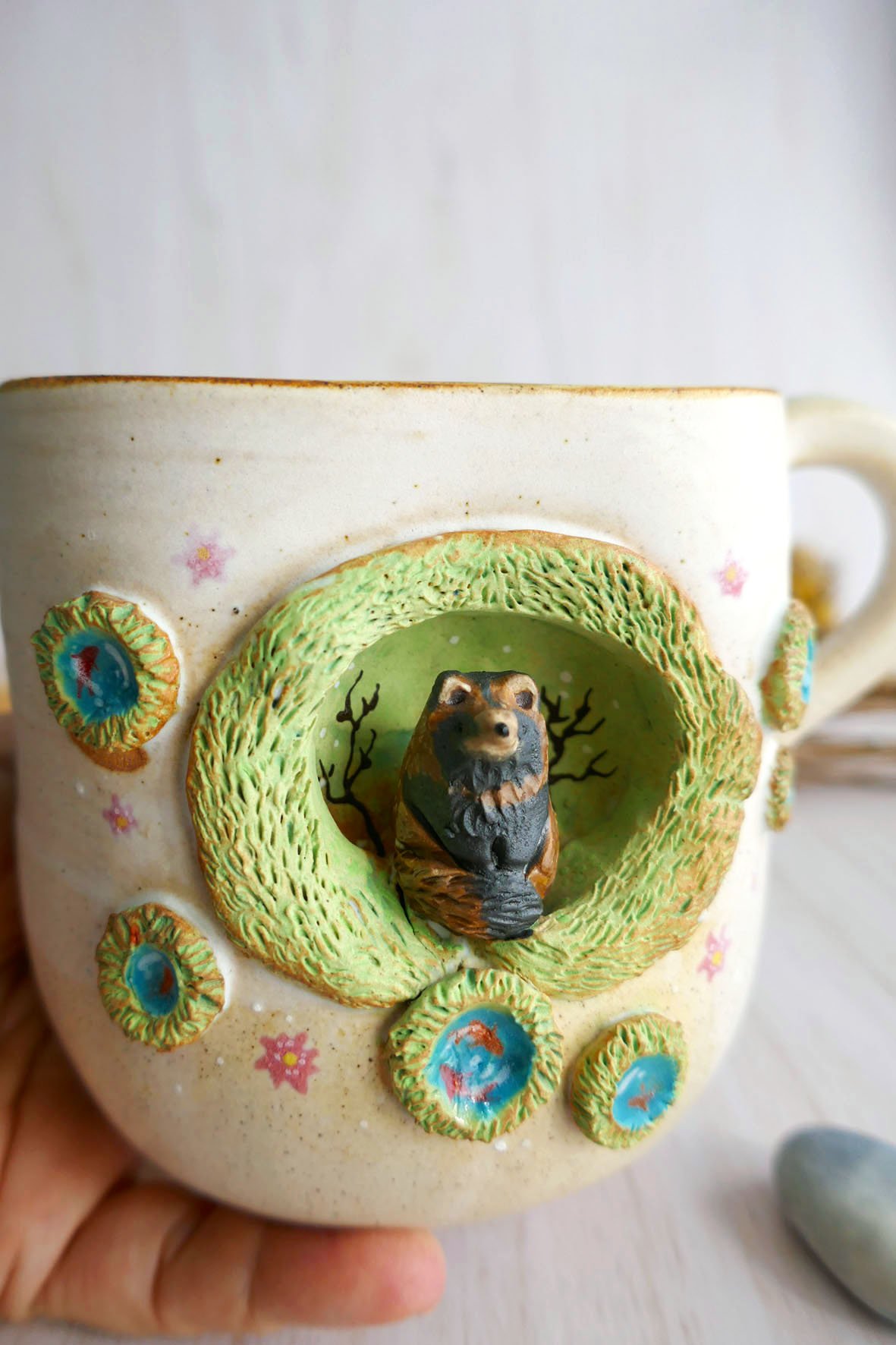 Grand Mug à anse grès "The Tanuki Pond" – Image 3