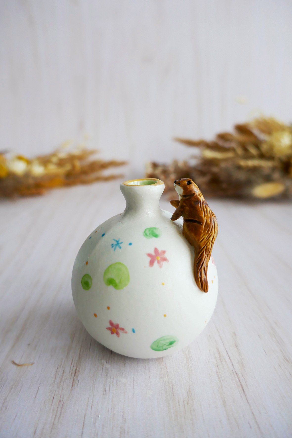 Vase Miniature porcelaine Loutre aux Nenuphars
