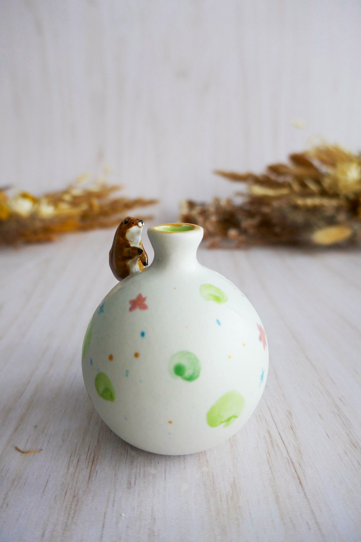 Vase Miniature porcelaine Loutre aux Nenuphars – Image 2