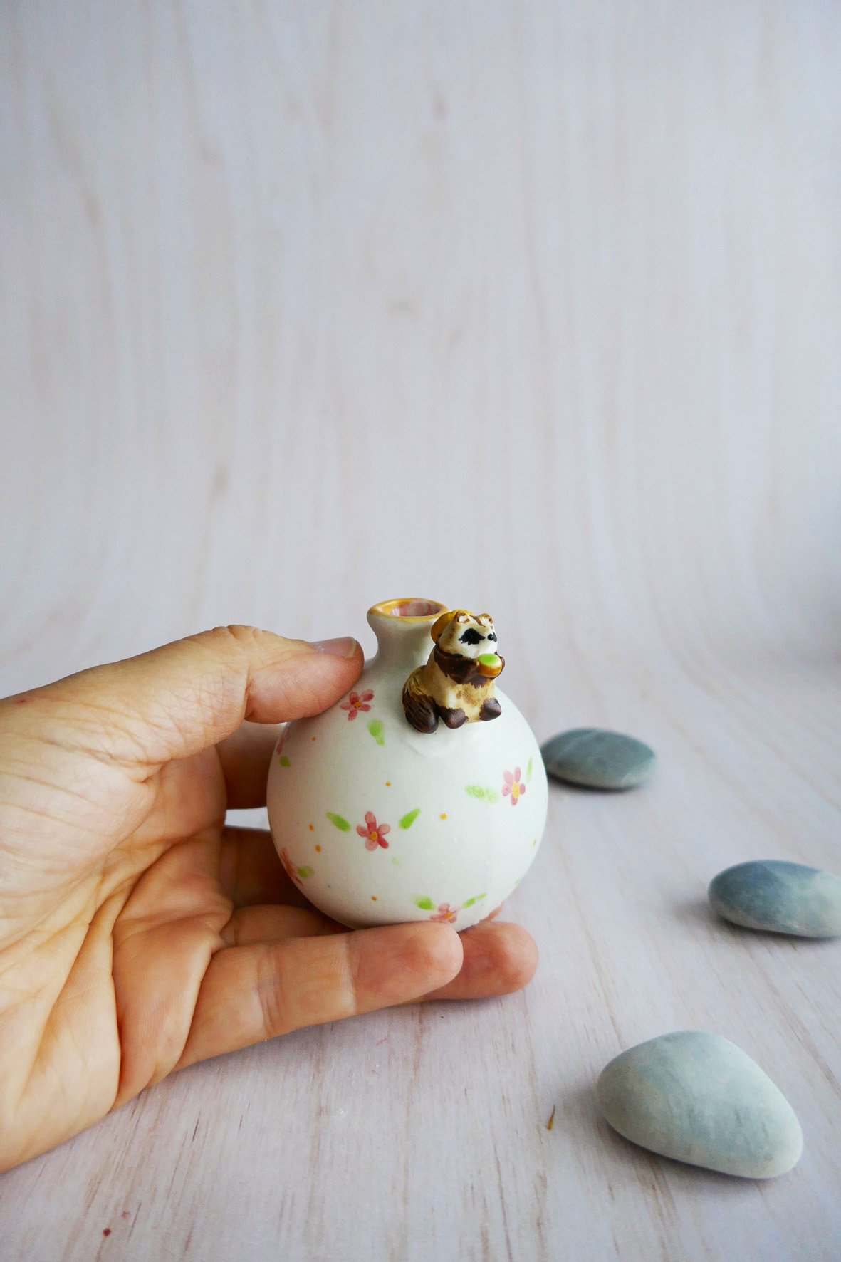 Vase Miniature porcelaine Tanuki Matcha – Image 4
