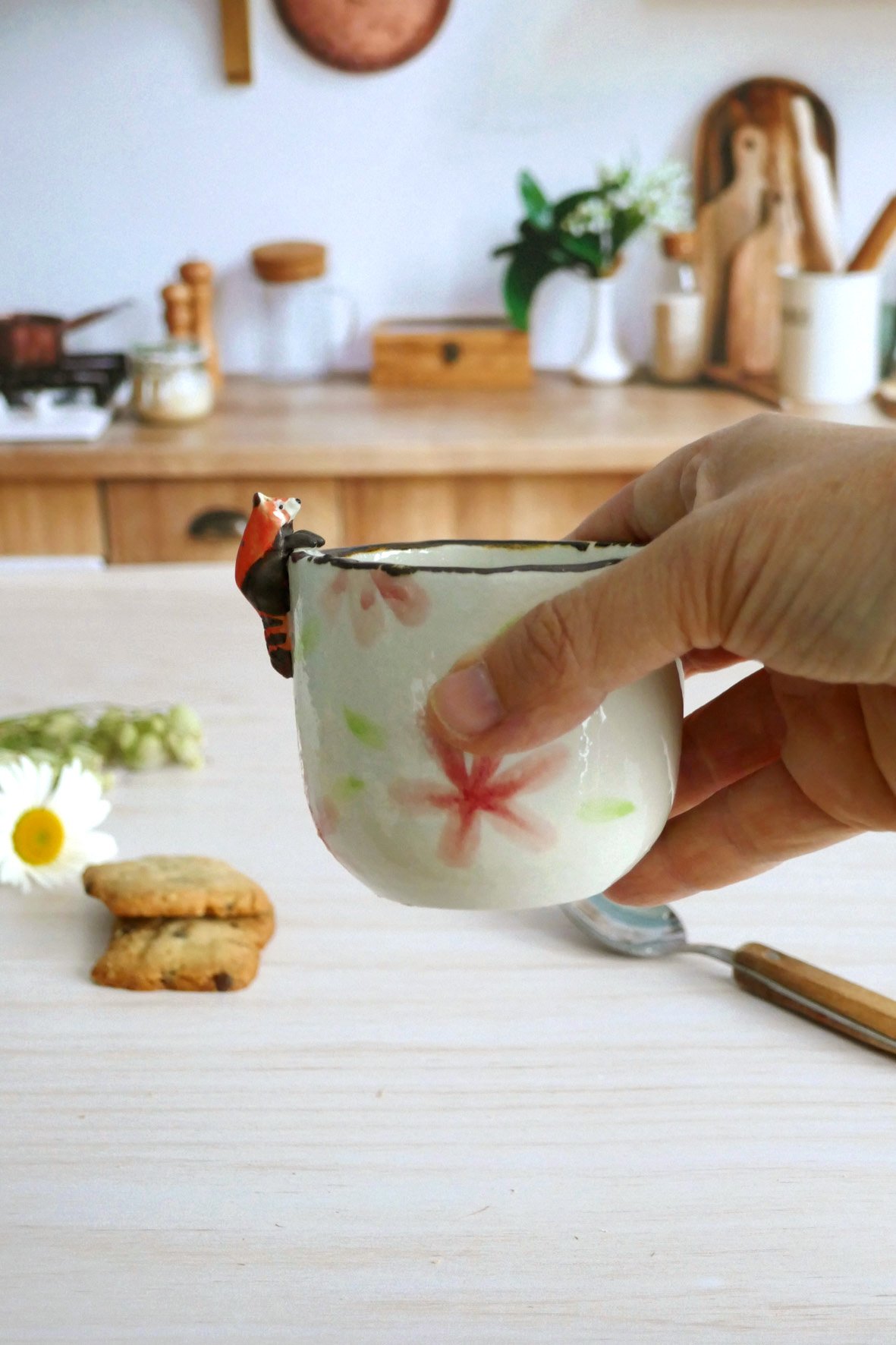 Tasse à Café en porcelaine "Panda Roux & Sakuras" – Image 5