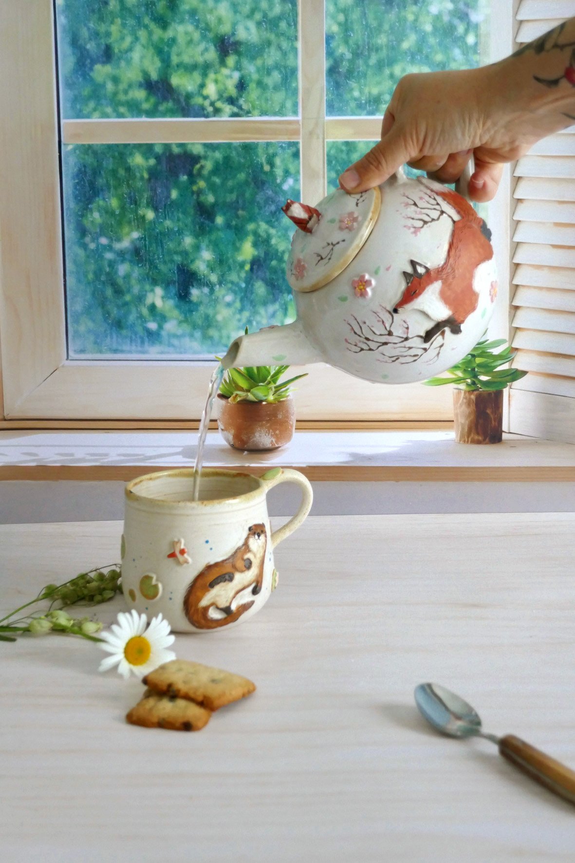 Théière en grès "Renards & Fleurs de cerisier" – Image 6