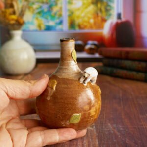 *Doodles* Vase imparfait en grès "Ours blanc aux feuilles d'Automne"